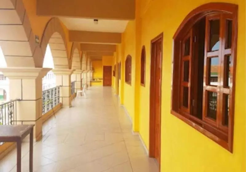 Hotel Arcos Del Parque