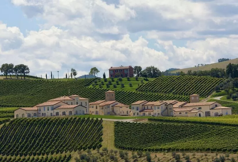 هتل Borgo Conde Wine Resort