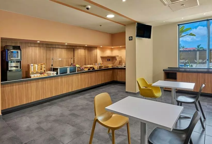 Hotel City Express Plus By Marriott Cabo San Lucas