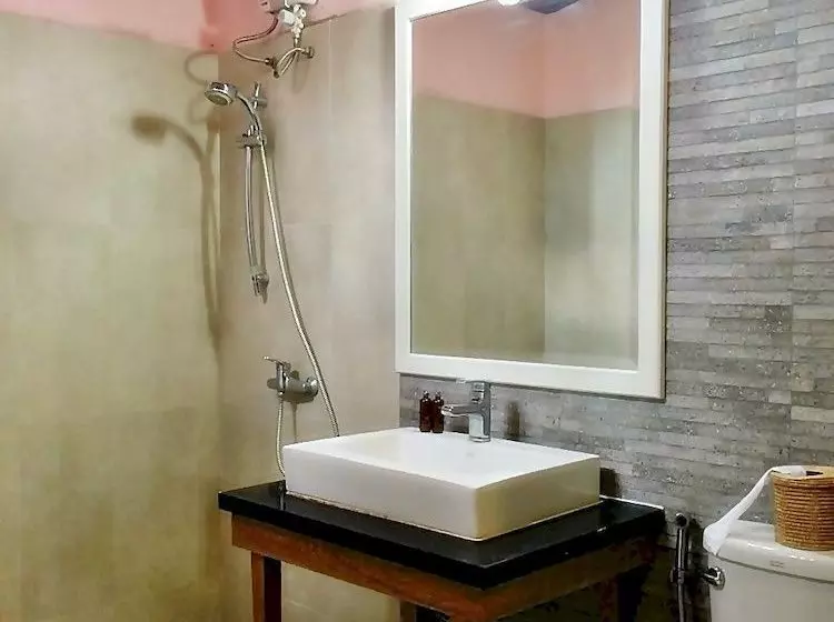 Hotel Coral Grand Place Bangkok