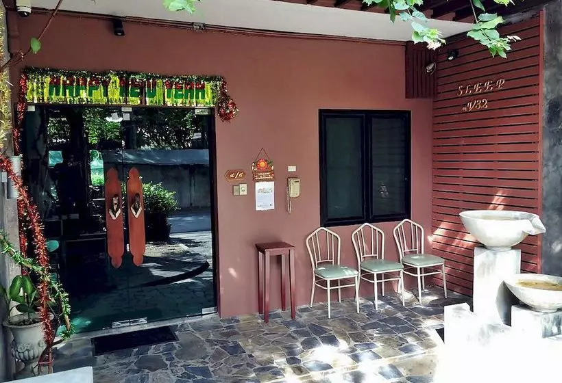 Hotel Coral Grand Place Bangkok