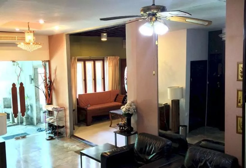 Hotel Coral Grand Place Bangkok