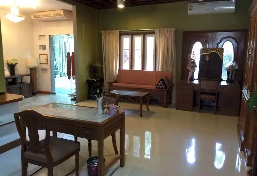 Hotel Coral Grand Place Bangkok