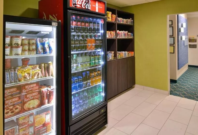 هتل Holiday Inn Express And Suites West Ocean City, An Ihg