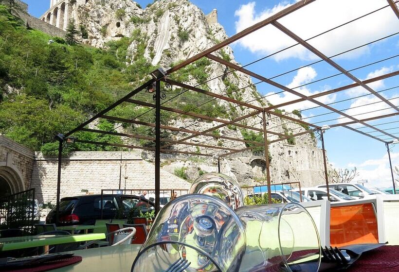 فندق Hôtel De La Citadelle