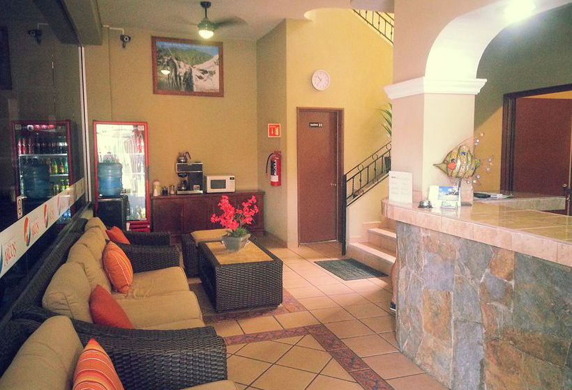 Hotel Plaza Los Arcos