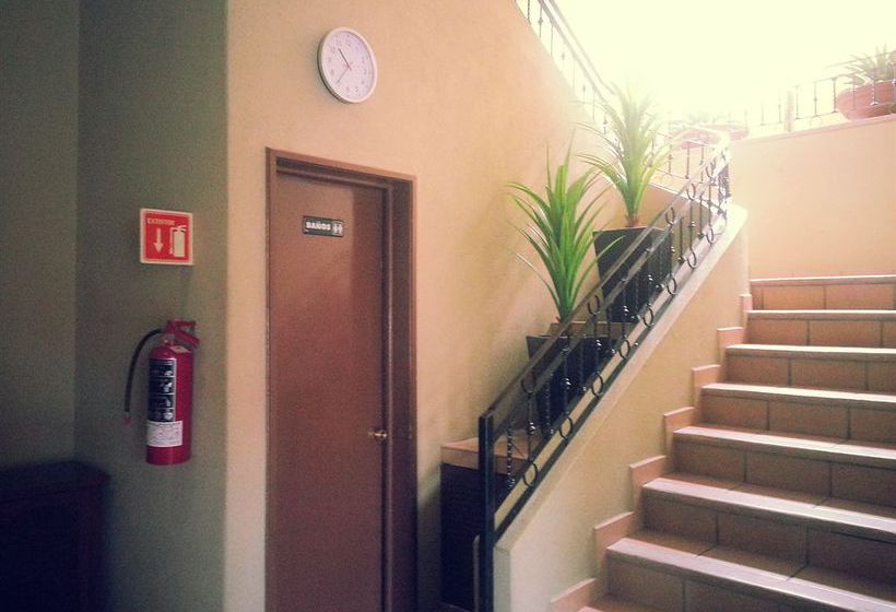 Hotel Plaza Los Arcos