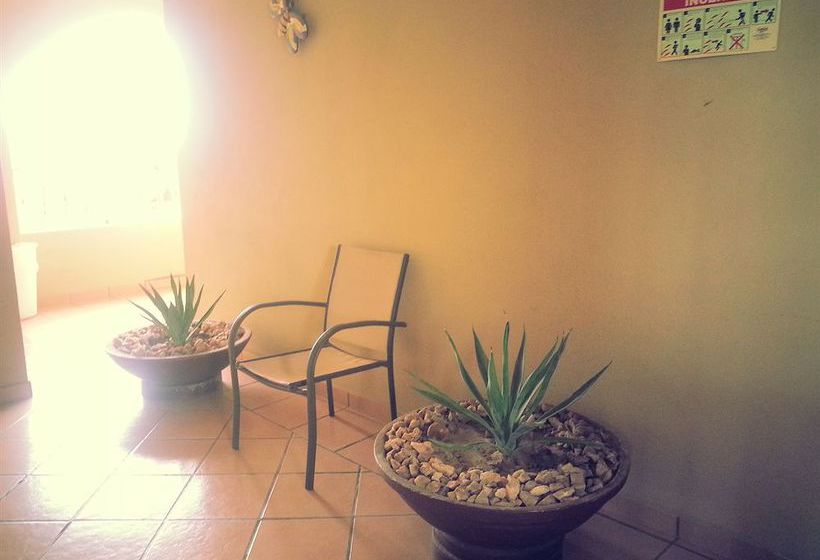 Hotel Plaza Los Arcos