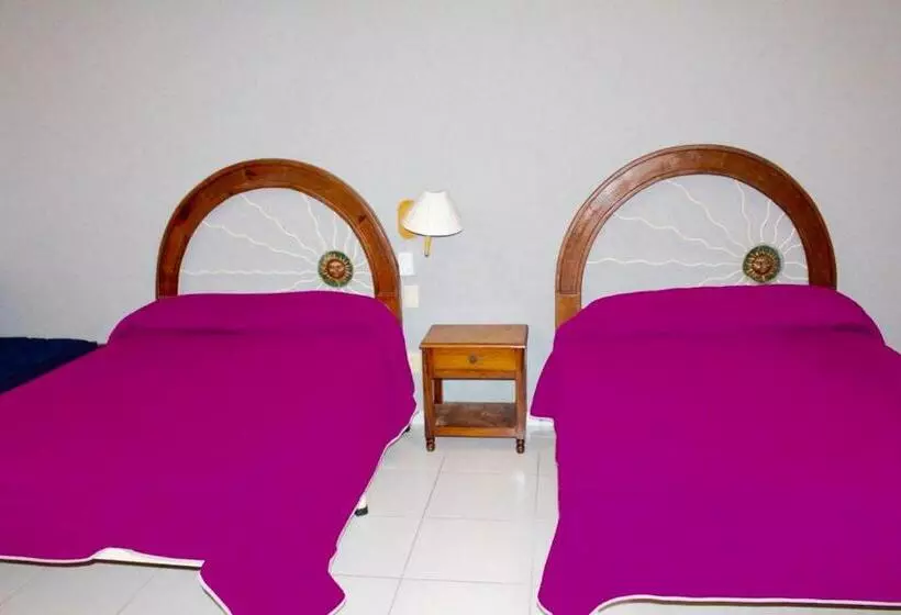 هتل Y Suites Corita