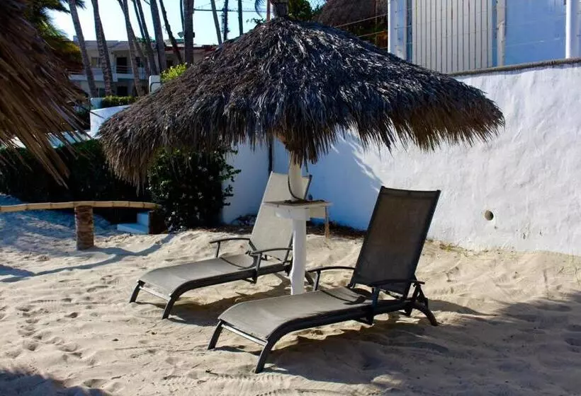 هتل Y Suites Corita