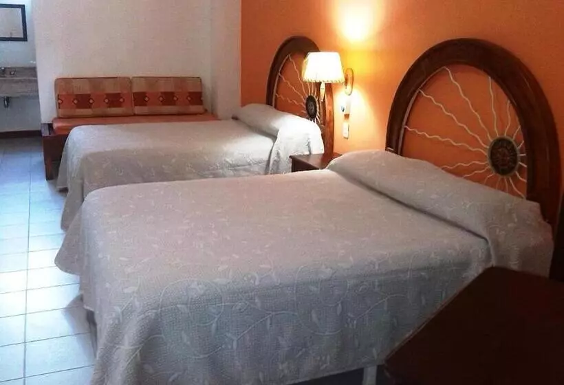 هتل Y Suites Corita