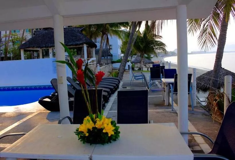 هتل Y Suites Corita