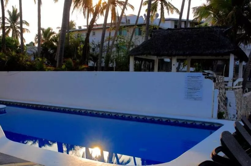 هتل Y Suites Corita