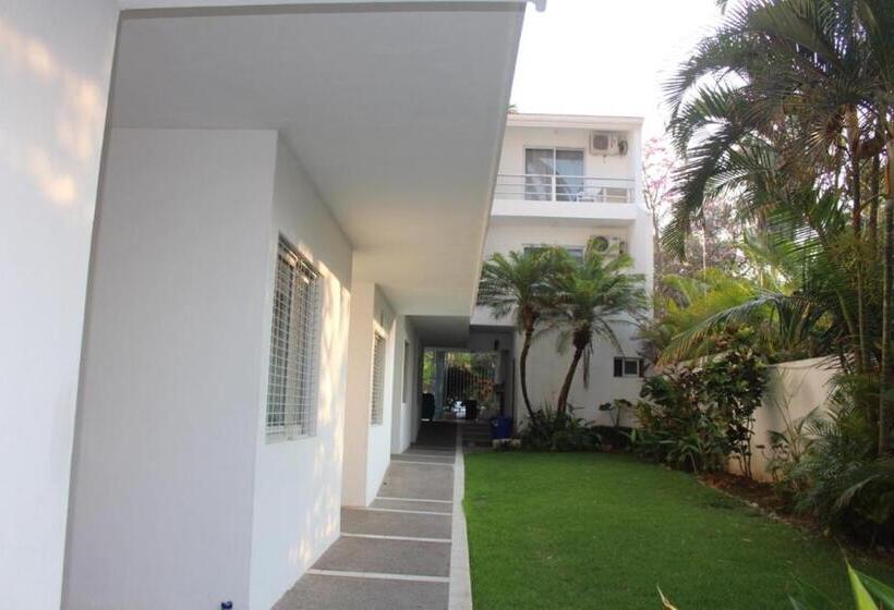 فندق Y Suites Corita