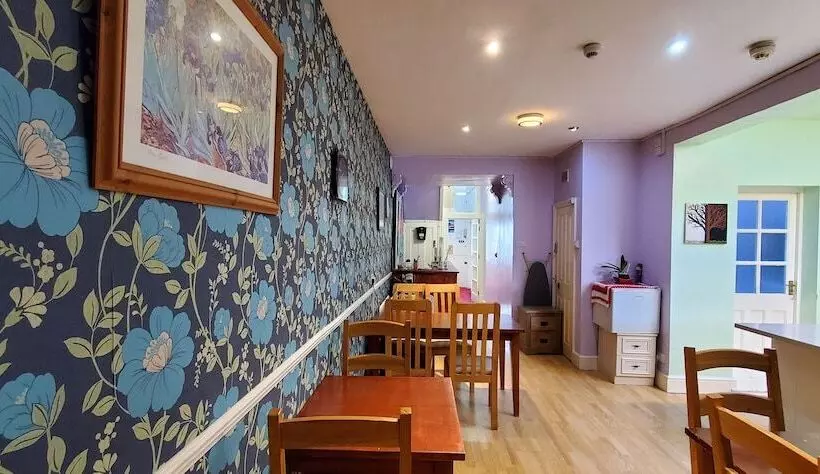 펜션 Diamonds Guest House