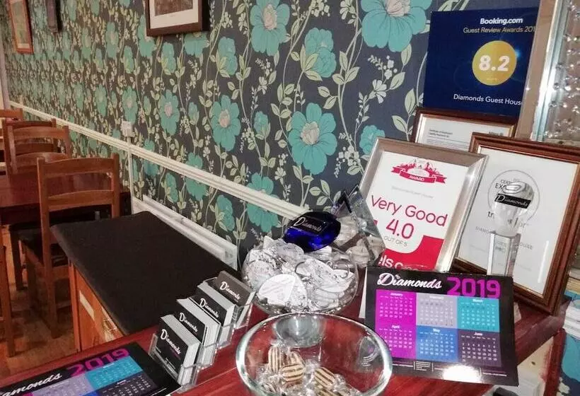 펜션 Diamonds Guest House