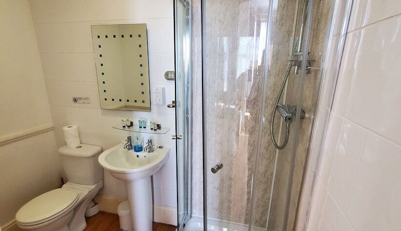 بنسيون Diamonds Guest House