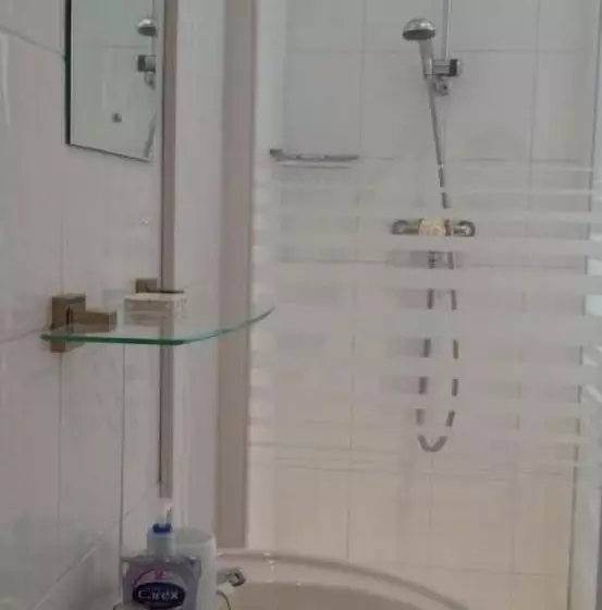 펜션 Diamonds Guest House