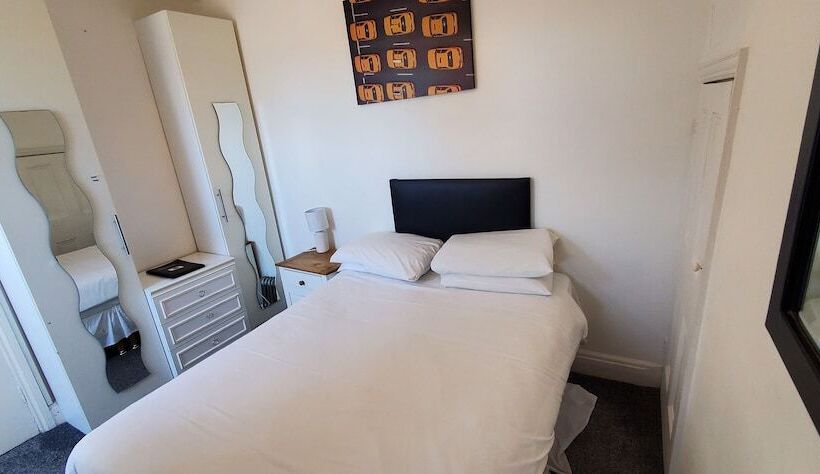 بنسيون Diamonds Guest House