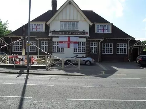 ペンション The Compasses