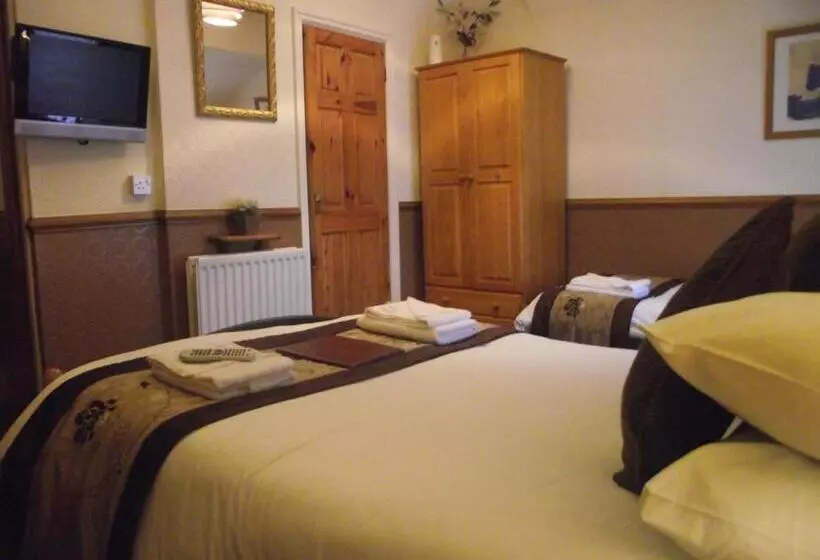 بنسيون The Molly House