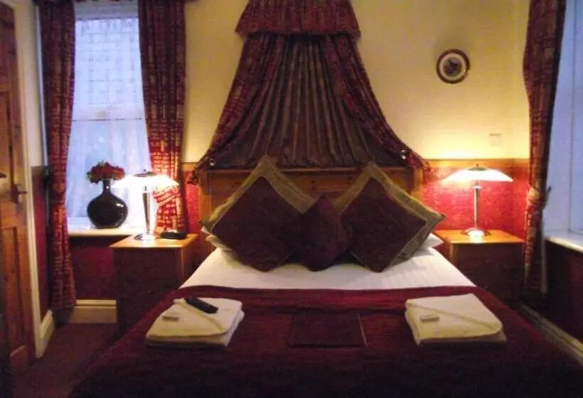 بنسيون The Molly House