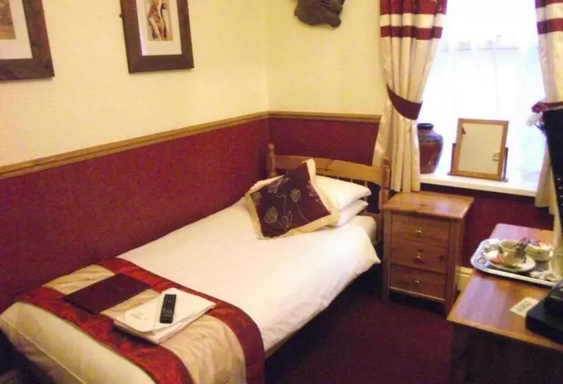 بنسيون The Molly House