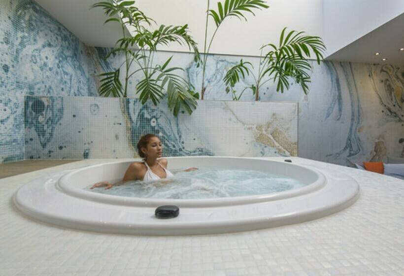 هتل Gran Muthu Habana