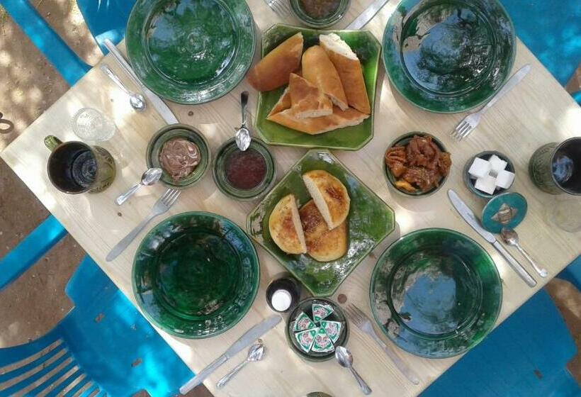 تختخواب و صبحانه Camp Sahara