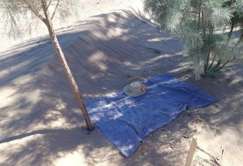 تختخواب و صبحانه Camp Sahara