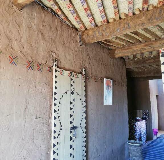 تختخواب و صبحانه Camp Sahara