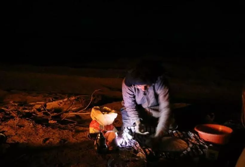 ベッドアンドブレックファースト Camp Sahara