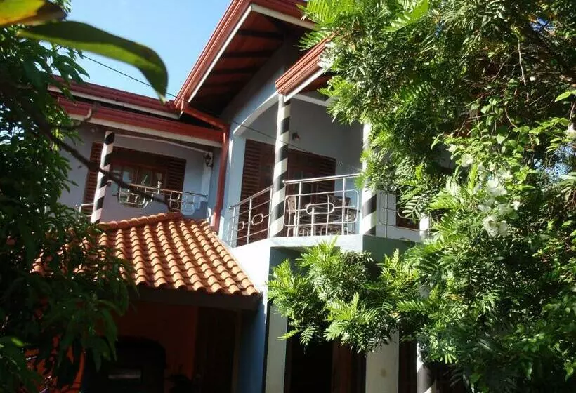 Aamiaismajoitus (B&B) Rock Villa Relax City Home