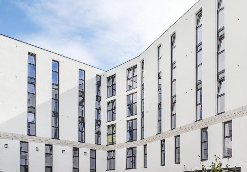 هاستل Destiny Student  Holyrood