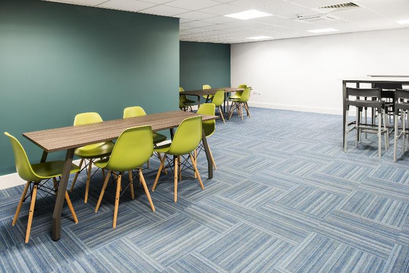 هاستل Destiny Student  Holyrood