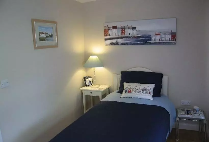 Bed and Breakfast 32 The Green