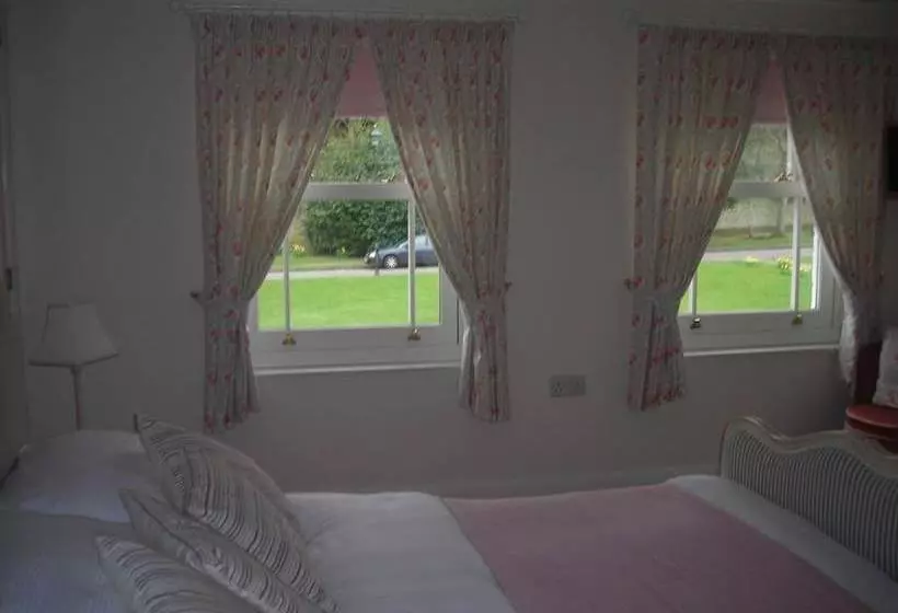 Bed and Breakfast 32 The Green