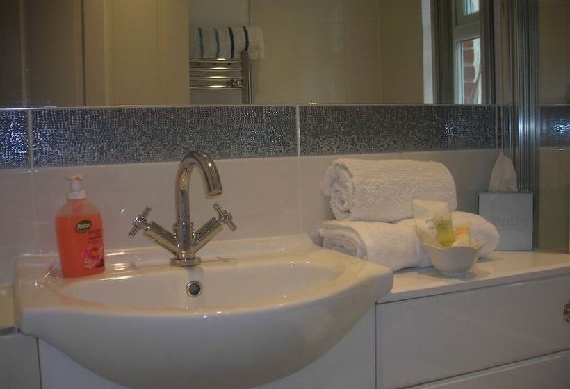 مبيت وإفطار 32 The Green