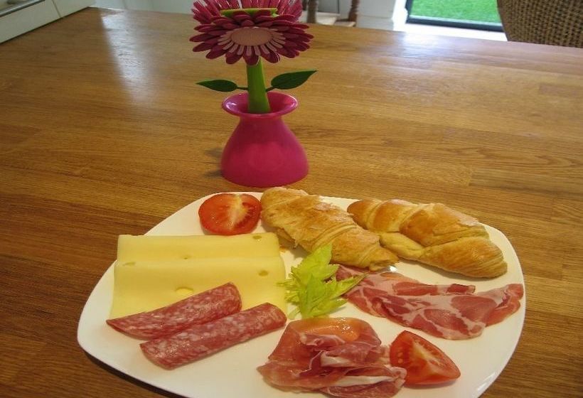 مبيت وإفطار 32 The Green