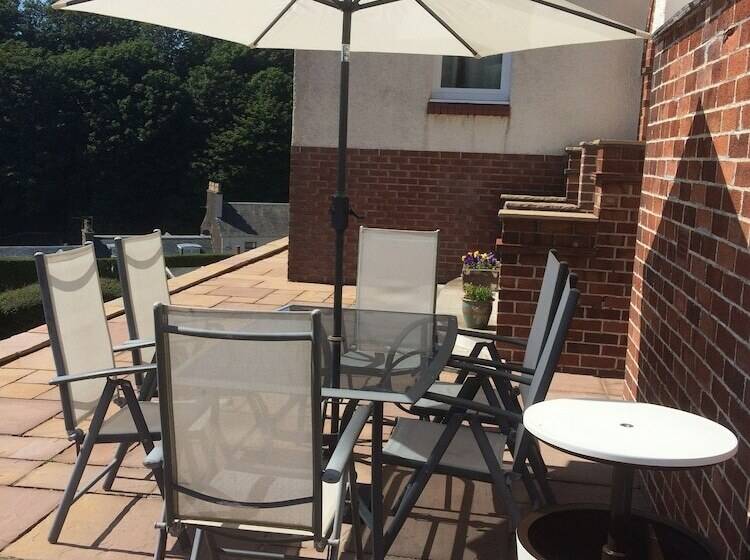 مبيت وإفطار Blinkbonnie Guest House