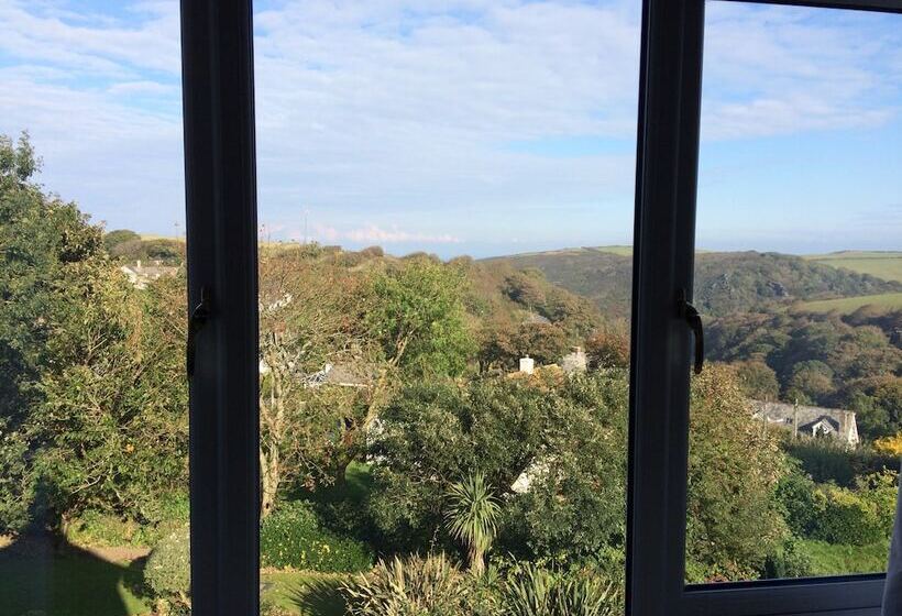 Bed and Breakfast Boscastle House