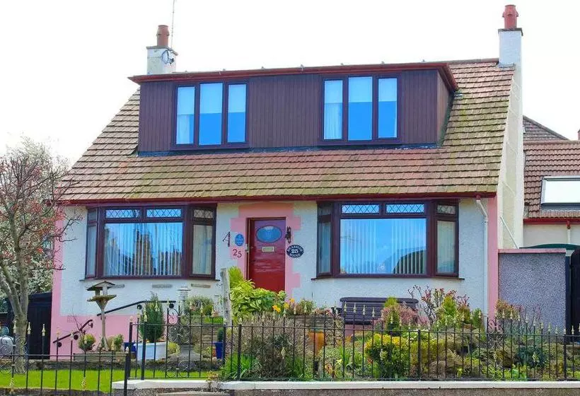 تختخواب و صبحانه Braeside House