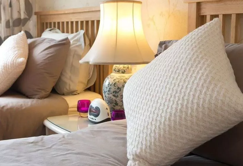 تختخواب و صبحانه Braeside House