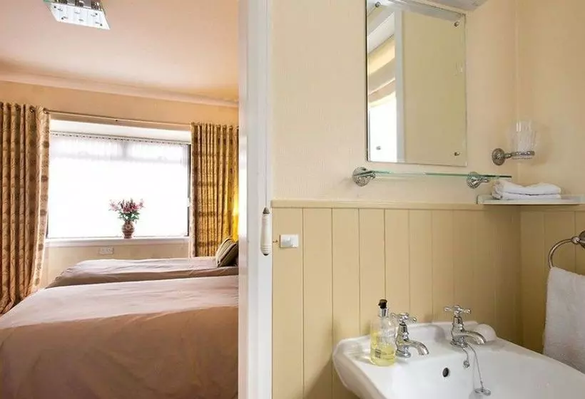 تختخواب و صبحانه Braeside House