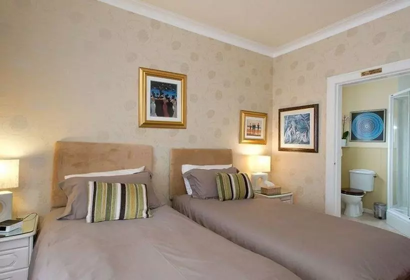 تختخواب و صبحانه Braeside House