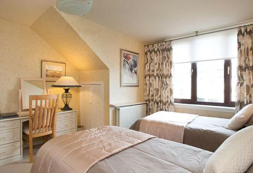 تختخواب و صبحانه Braeside House