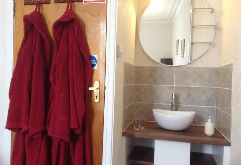 צימר Chelmsford Place Guest House