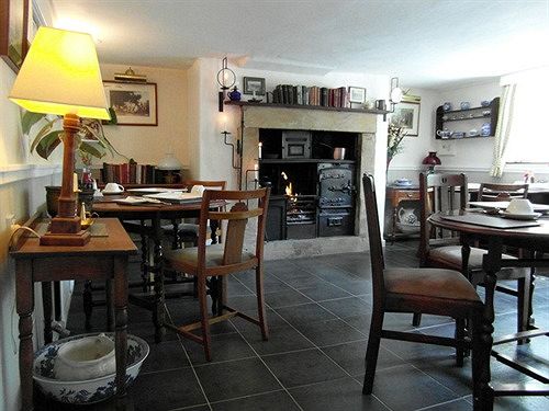 تختخواب و صبحانه Saint Hilda S House