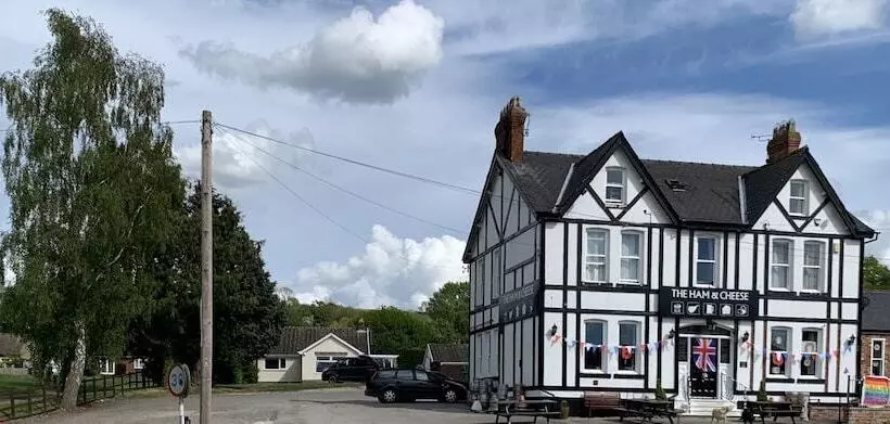 Отель Ham And Cheese