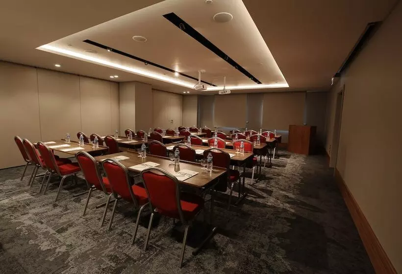 هتل Holiday Inn Bursa City Centre, An Ihg